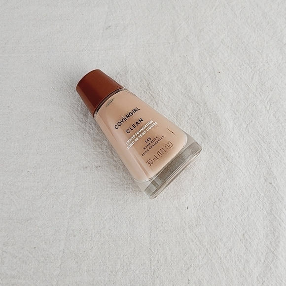 LAST ONE 🔥COVERGIRL Clean Liquid Foundation warm beige - Picture 3 of 7